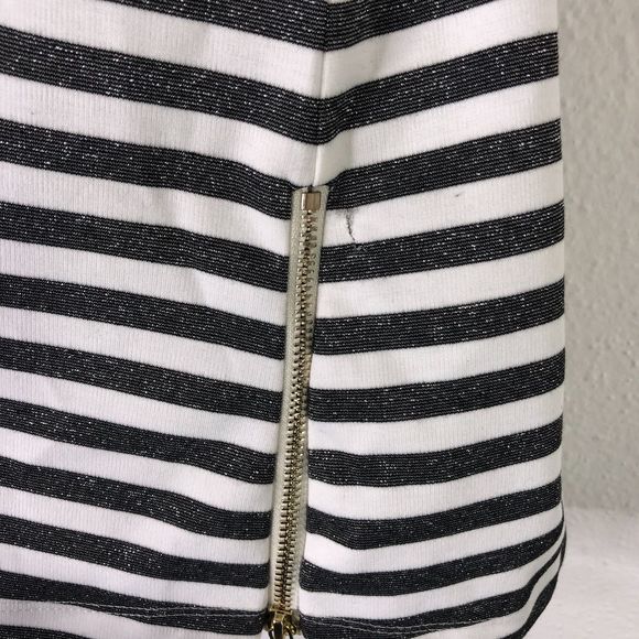 BROOKE SHIELDS Striped Short Sleeve Top - Picture 6 of 8